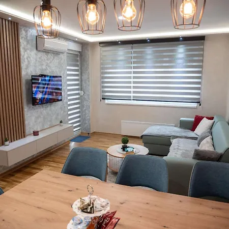 Apartment Dnd Lux Sa Garazom