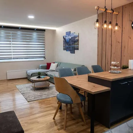 Apartment Dnd Lux Sa Garazom