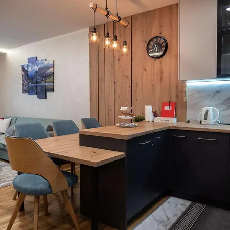 Dnd Lux Sa Garazom *