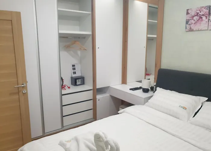 Апартаменты Dnd Lux Sa Garazom